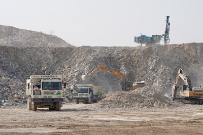 EY60 Electric Mining Truck in Fushan Quarry (PRNewsfoto/EACON Mining Technology)
