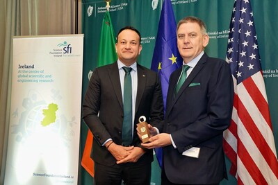 Taoiseach Leo Varadkar presenting Dr. Eamonn Keogh with the 2024 SFI St. Patrick's Day Science Medal Award