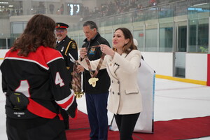 407 ETR awards gold medals to players at the 50th Annual Little Native Hockey League tournament