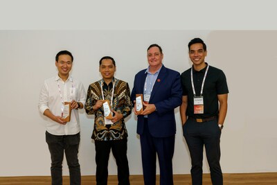 From Left to right: Mr Victor Lesmana, CEO BukaFinancial & Commerce, Bukalapak; Mr Agi Agung Galuh Purwa, Secretary of the Information and Communication Department of West Java Province; Dr Morgan Carroll, ESG Director, VinGroup; & Irza Suprapto, CFA, CEO, Industry Platform, Executive& Director. (PRNewsfoto/ASEAN Innovation Business Platform (AIBP))