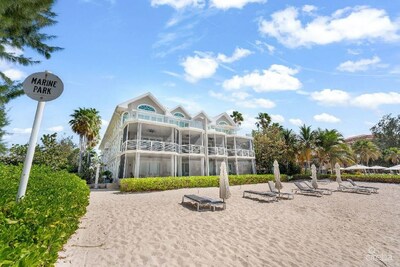 Luxury Condo on Seven Mile Beach For Sale