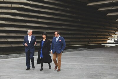L2R: The Dalmore's Richard Paterson OBE, Zaha Hadid Architects Melodie Leung, and The Dalmore's Master Whisky Maker Gregg Glass at V&A Dundee (CNW Group/The Dalmore)