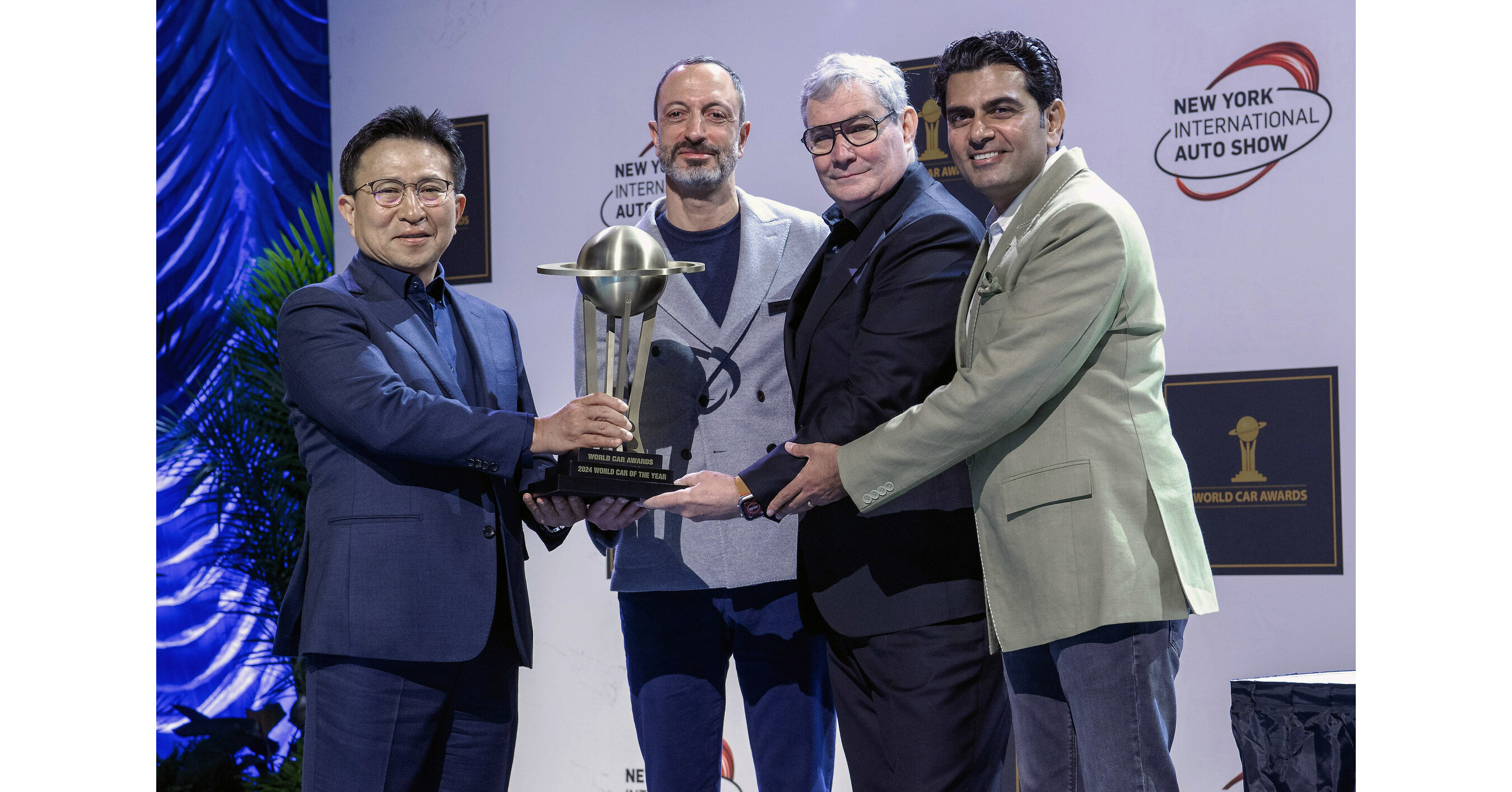 Kia EV9 Wins World Car of the Year and World Electric Vehicle