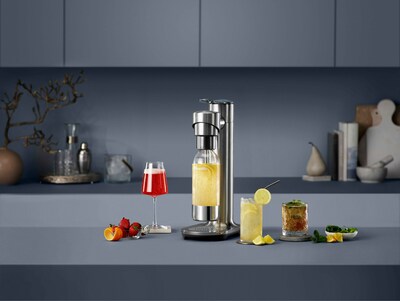 Introducing the InFizztm Fusion Breville's first sparking beverage product.