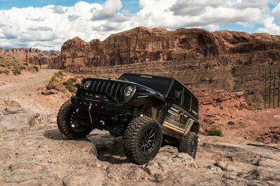 Accuair Suspension offers a full line of Suspension products for the Jeep JK, JL and JT Gladiator models.