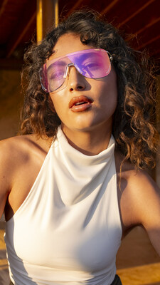 The Carrera 3006/S is one of the eight iconic Carrera Festival Edition Capsule sunglasses, with a special  iridescent lens effect, created with the music festival mood and vibe in mind. The sunglasses are available for purchase on us.carreraworld.com, from select retailers, and at the Carrera official partner tent at the upcoming Coachella Music Festival.