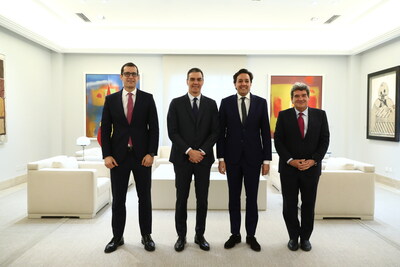 From left to right, Horacio Morell, General Manager IBM Spain, Portugal, Greece and Israel; Pedro Sánchez, Prime Minister of Spain; Darío Gil, IBM Senior Vice President and Director of IBM Research; and José Luis Escrivá, Minister for Digital Transformation and Public Function of Spain, at La Moncloa Palace in Madrid, headquarters of the Presidency of the Government of Spain.