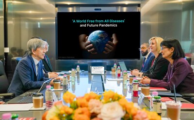 Seegene Founder & CEO Dr. Jong-Yoon Chun, left, and CEO of UK Health Security Agency (UKHSA) Prof. Dame Jenny Harries, far right, discuss ways to realize 'a world free from all diseases' at Seegene headquarters in Seoul on March 27.