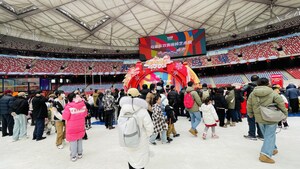 ArtsBerry Supported Artists Shuyi Liu and Yachu Feng's Masterpieces Grace the Art Exhibitions at Bird's Nest and Water Cube