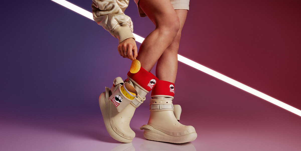 PRINGLES® AND CROCS™ COMBINE FASHION AND FLAVOR WITH A ONE-OF-A-KIND CRUSH BOOT, FIRST-EVER CROCS-INSPIRED CRISPS AND MORE DELICIOUS DESIGNS IN GLOBAL COLLECTION - Vimarsana News