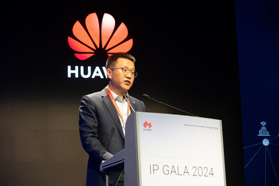 Zuo Meng, presidente de la línea de productos de comunicación de datos Metro Router Domain de Huawei, pronunciando el discurso de apertura. (PRNewsfoto/Huawei)
