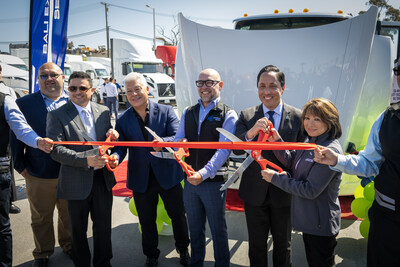 San_Diego_Gas_and_Electric_EV_BaliExpress_Truck_Crossing_US_Mexico.jpg