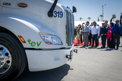 EV Truck, Class 8. (PRNewsfoto/San Diego Gas & Electric (SDG&E))