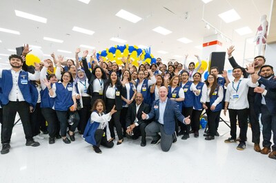 Walmart Canada explores the future of retail with grand re-opening of its flagship location at Square One in Mississauga (CNW Group/Wal-Mart Canada Corp.)