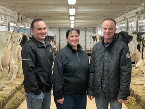 AGA des Producteurs de lait du Québec : concours de la qualité du lait Lait'xcellent - Les Producteurs de lait du Québec récompensent les trois fermes laitières ayant la meilleure qualité du lait au Québec