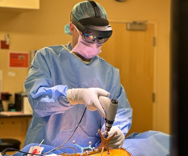 ORTHOINDY ANNOUNCES FIRST SPINE SURGERY UTILIZING SURGICAL THEATER'S XR ...