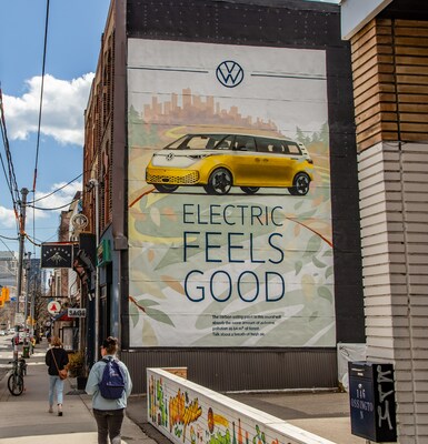 Volkswagen Canada launches pollution-eating-paint murals for a more sustainable future. (CNW Group/Volkswagen Group Canada)