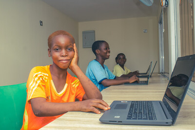 Students benefitting the GEANCO Community Center's computer lessons