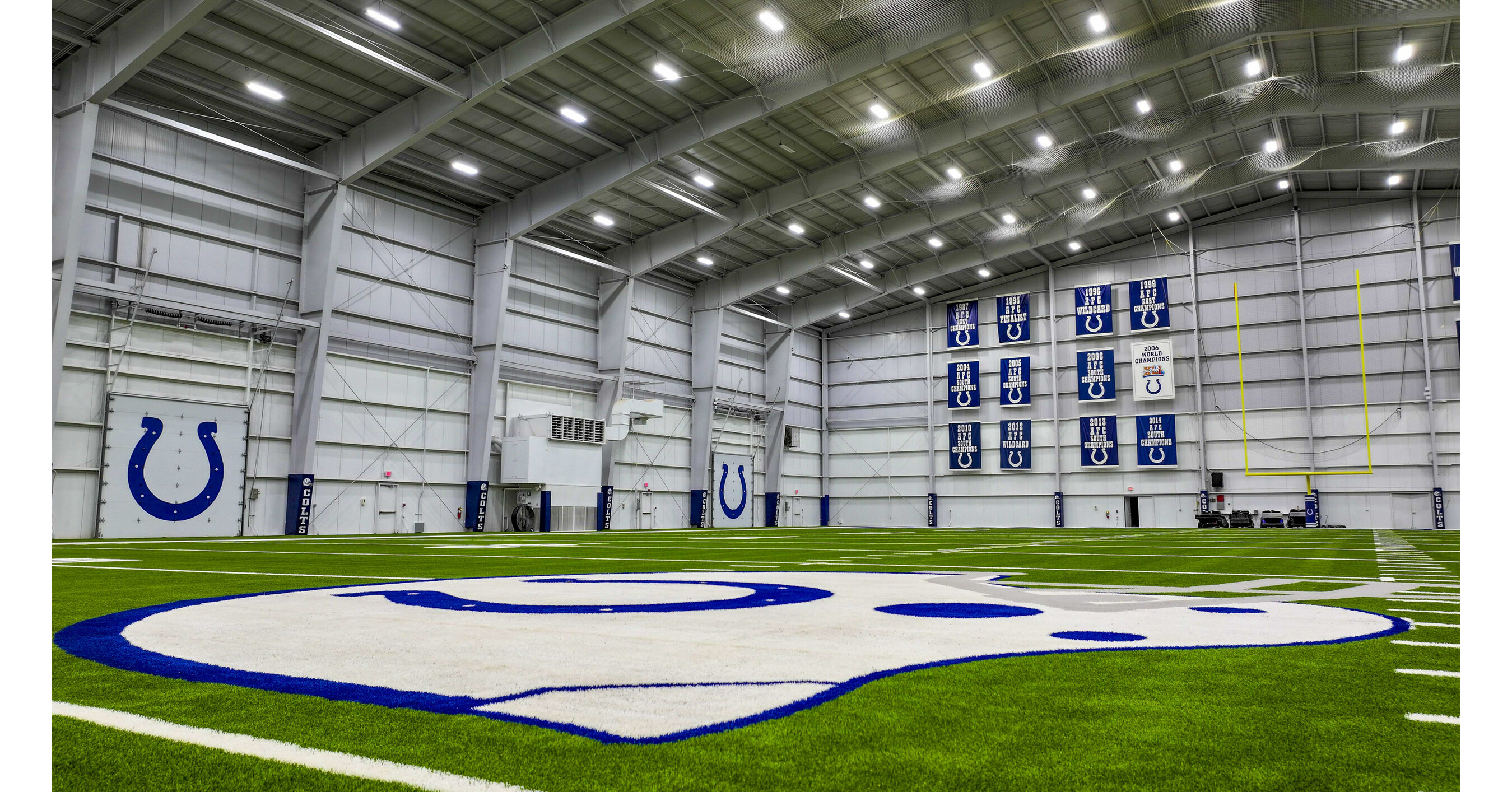 INDIANAPOLIS COLTS CHOOSE HELLAS’ MATRIX HELIX® TURF, GEO COOLFILL®, AND CUSHDRAIN® FOR SAFETY AND PERFORMANCE ENHANCEMENT