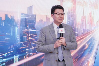 Bob Chen, Presidente de la línea de productos ópticos de Huawei (PRNewsfoto/Huawei)