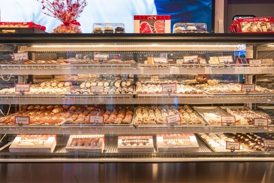 Pastry Case of Buddy Valastro's new flagship Carlo's Bake Shop at 1500 Broadway in NYC / Courtesy Carlo's Bake Shop