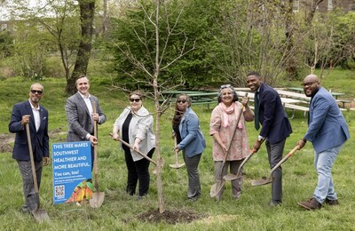 Friends of The Bellwether District and Bartram's Garden came together to celebrate this new partnership with a ceremonial planting of a Swamp Oak at the garden in Southwest Philadelphia. Representatives of the offices of U.S. Senator Bob Casey, U.S. Congresswoman Mary Gay Scanlon, State Senator Anthony H. Williams, State Representative Regina Young, and Philadelphia City Council President Kenyatta Johnson joined in the event.