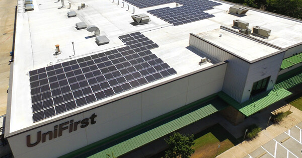 UniFirst's rooftop solar power system at its uniform processing facility in Austin, Texas.