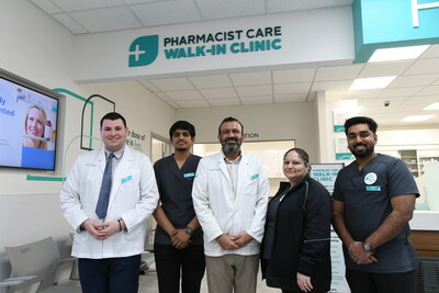 Rexall Barrie Pharmacy Care Walk-In Clinic Team. Photo by Stephan Potopnyk (CNW Group/Rexall Pharmacy Group ULC.)