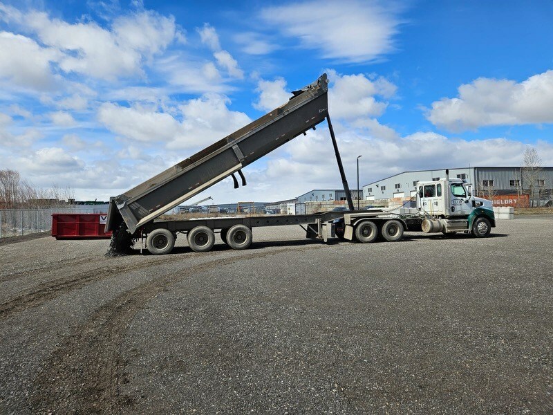 First delivery of Ecco Recycling waste shingles (photo taken April 19, 2024) (CNW Group/Northstar Clean Technologies Inc.)