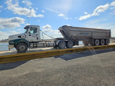 First delivery of Ecco Recycling waste shingles (photo taken April 19, 2024) (CNW Group/Northstar Clean Technologies Inc.)