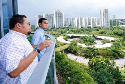 Johor Chef Minister Onn Hafiz visit Forest City (PRNewsfoto/Forest City Malaysia)