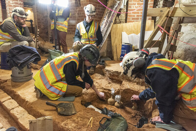 Archaeologists at George Washington's Mount Vernon discover two intact, sealed 18th century glass bottles as part of the landmark privately funded $40 million Mansion Revitalization Project.