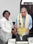 Ratan Tata recebe o prestigiado prêmio humanitário KISS