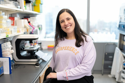 Bruna Paulsen, Ph.D., Director of Manufacturing and QC at Gameto, wears an exclusive “Your Eggsperience Matters” sweatshirt from Big Feelings. The sweatshirts symbolize solidarity and support for women and families facing infertility challenges, going through treatments and the need to improve women’s experiences in the healthcare setting. (Photo: Gameto)
