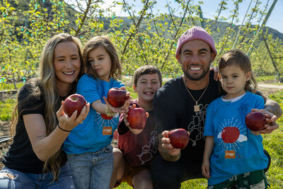 Professional pickleball player Tyson McGuffin has teamed up with Cosmic Crisp® brand apples