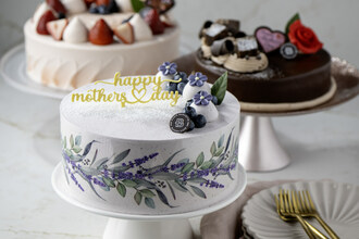 Paris Baguette Unveils Seasonal Cakes for Mother's Day, Father's Day and Graduation Celebrations (CNW Group/Paris Baguette)