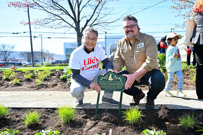 Chris Jung, left, President and CEO of LG ElectronicsNorth America, and naturalist Dave Mizejewski, of the National Wildlife Federation, unveil the new pollinator garden at Life's Good Earth Day Community Fair, Monday, April 22, 2024, at the LG Electronics North American Innovation Campus inEnglewood Cliffs, NJ.  Earning a Certified Wildlife Habitat certification through the NWF, LG's garden is outfitted with native plants, designed to attract a mixture of pollinators, such as bees, butterflies, moths, and beetles, which will encourage biodiversity, plant growth, clean air, and support wildlife. (Diane Bondareff/AP Images for LG Electronics)