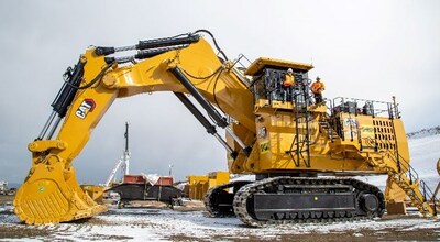 400-tonne Hydraulic Backhoe Excavator (CNW Group/Artemis Gold Inc.)