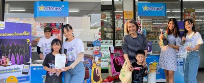 Consumers enjoying Cremo's roadshows at 7-Eleven stores (PRNewsfoto/Cremo)