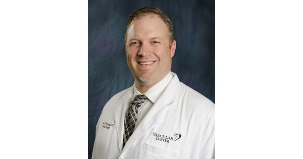 The Inner Circle acknowledges Lee C. Ferguson, DO, FACS as a Pinnacle Lifetime Member