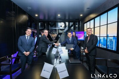 Ceremonia de la firma del Convenio de Distribución Autorizada entre Lynk & Co y Tattersall (PRNewsfoto/Lynk & Co)