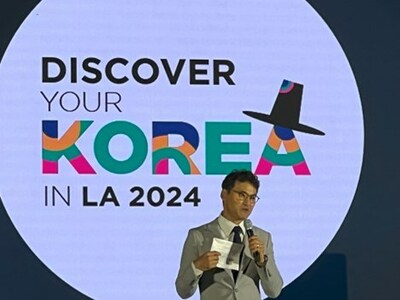 Photo of Chan Ho Park, the first South Korean Major League Baseball player and on stage as the keynote speaker