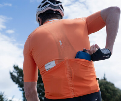 Magnetic Cycling iPhone Case fits comfortably in jersey cycling pockets