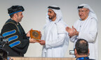 Der stellvertretende Premierminister der Vereinigten Arabischen Emirate hielt die Abschlussrede des UCAM-DIHAD-Masterstudiengangs für nachhaltige humanitäre Maßnahmen