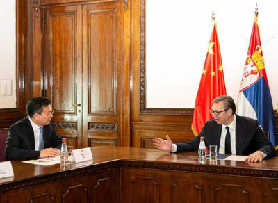 El presidente de Serbia, Aleksandar Vucic, se reúne con Fu Hua, presidente de Xinhua News Agency, en Belgrado, Serbia, el 30 de abril de 2024. (PRNewsfoto/xinhuanet)