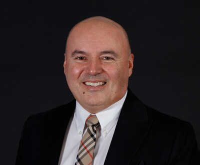 Vincent Iozzo, vice-président principal, chef de la distribution et agent principal de Combined Canada