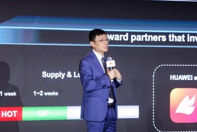 Tim Cao, Vice President of Huawei Asia-Pacific Enterprise Sales (Partners), released 2024 Asia-Pacific commercial market high-frequency scenarios and partner policies (PRNewsfoto/Huawei Enterprise)