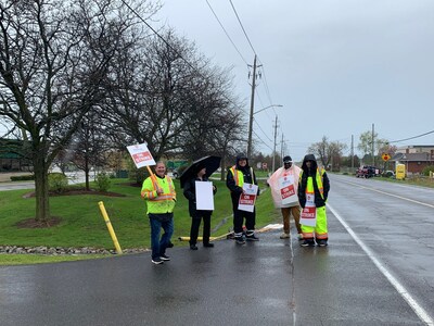 Unifor Local 4268 members at WM went on strike on May 2. (CNW Group/Unifor)