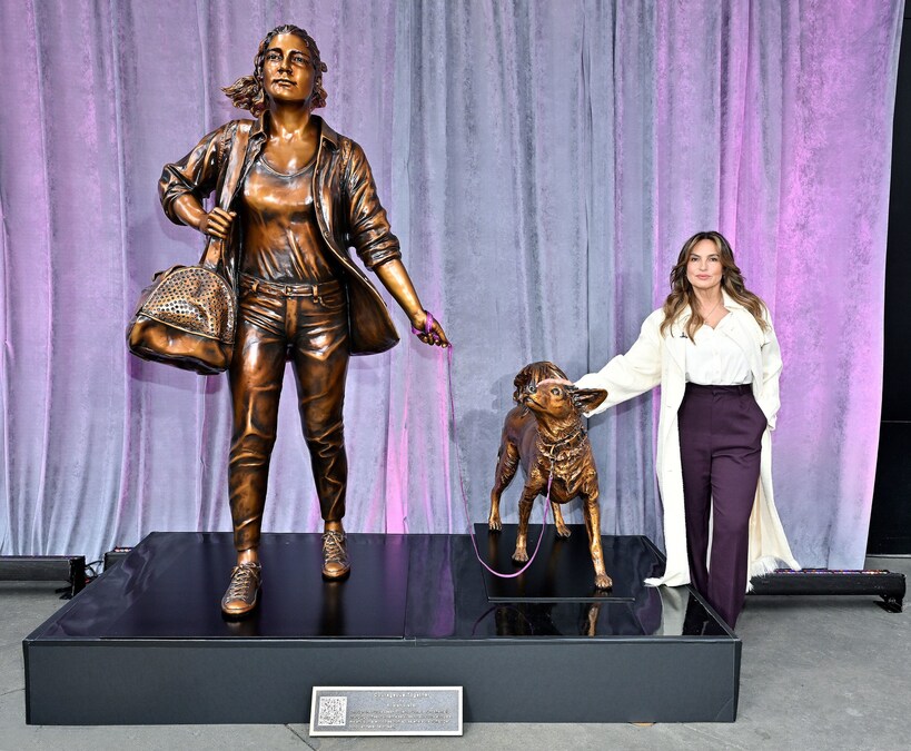 Purina Partners with Mariska Hargitay and 'Fearless Girl' Sculptor to Highlight Need for More Pet-Friendly Domestic Violence Shelters - Vimarsana News