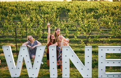 TD Tailgate Party June 22 - an all-inclusive evening of cool summer wines, hot summer bites and live music. Tickets on sale now at niagarawinefestival.com. (CNW Group/Niagara Grape & Wine Festival)